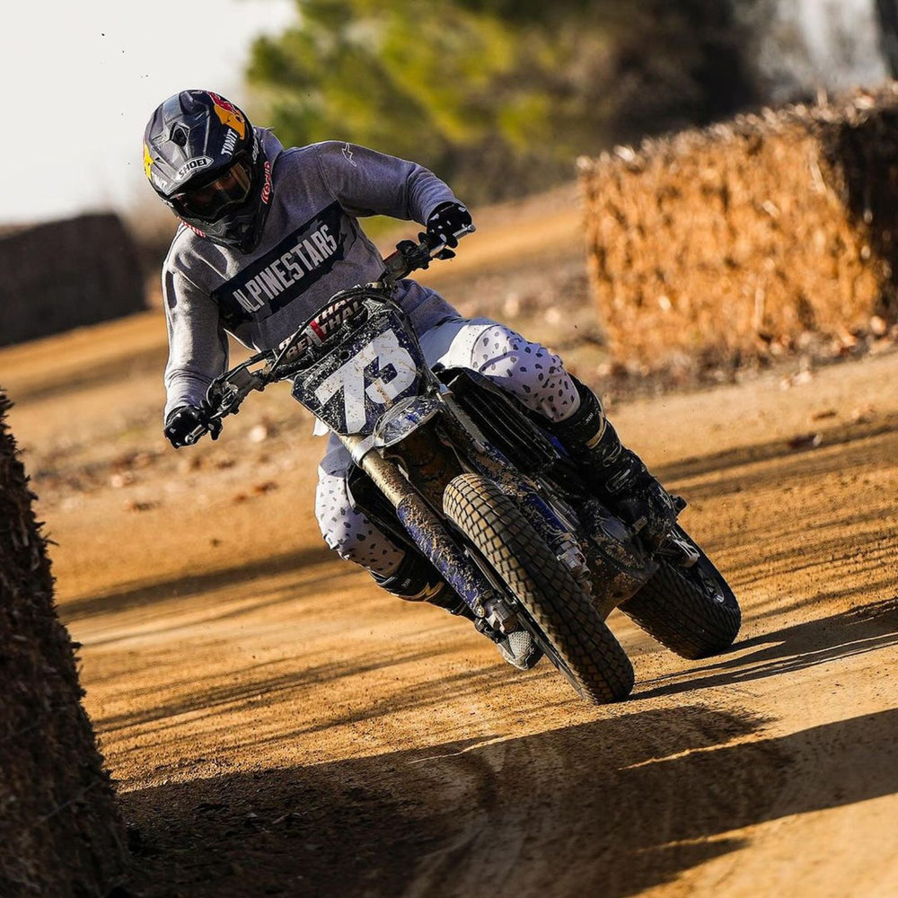 Shoei Offroad Helmet SM Black VFX-Evo Solids