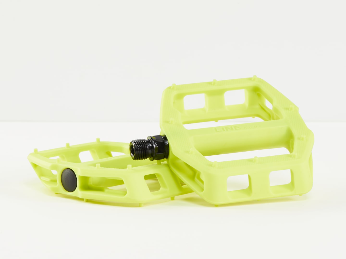 Bontrager Line Comp Flat Pedal Set 9/16"(15mm) Volt