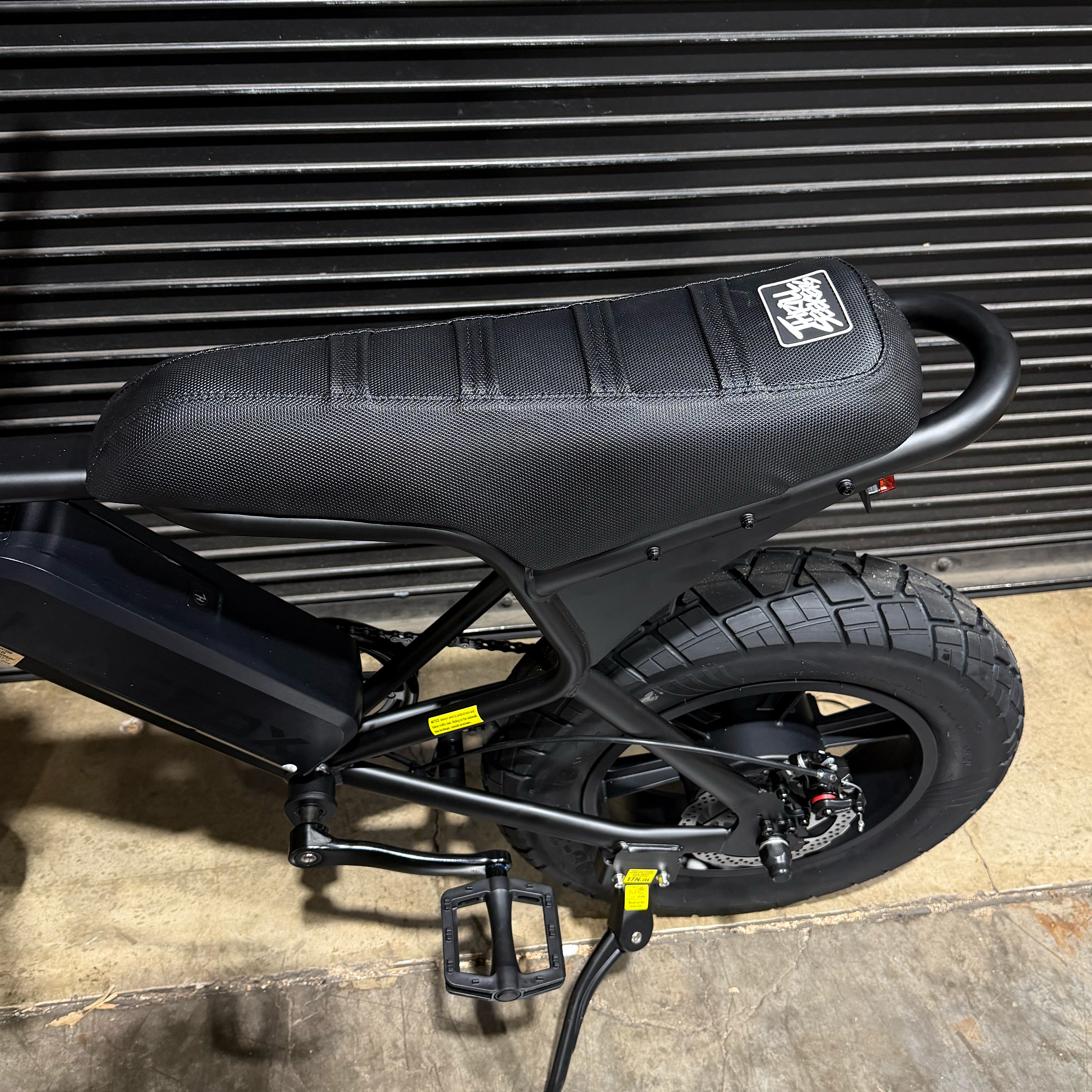 Thrill Seekers MacFox M16 - Black Sides / Black Top / Black Ribs Seat Cover