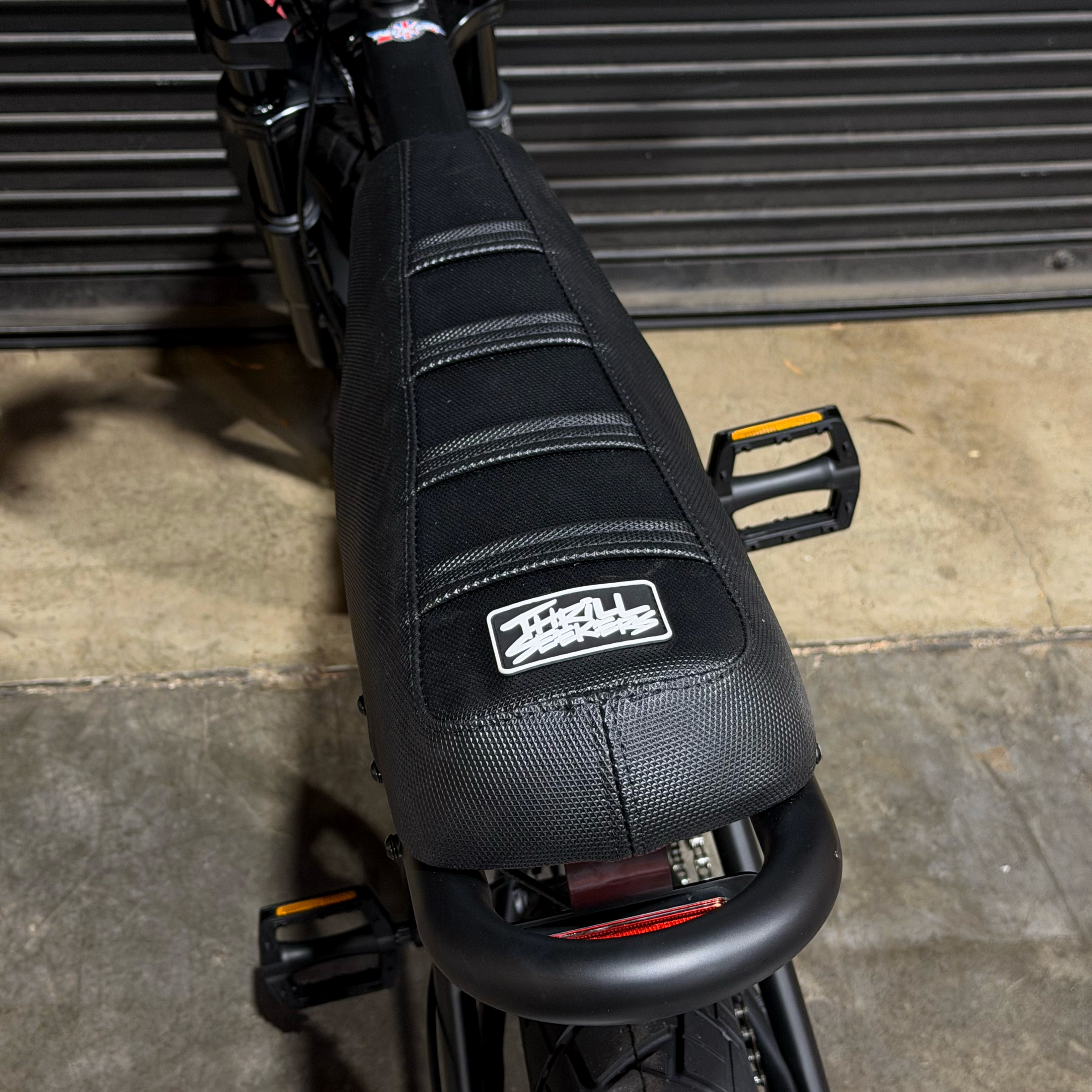 Thrill Seekers MacFox M16 - Black Sides / Black Top / Black Ribs Seat Cover