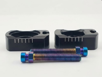Warp 9 Black Ultra Bee Axle Block w/Titanium Bolts