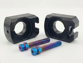 Warp 9 Black Ultra Bee Axle Block w/Titanium Bolts