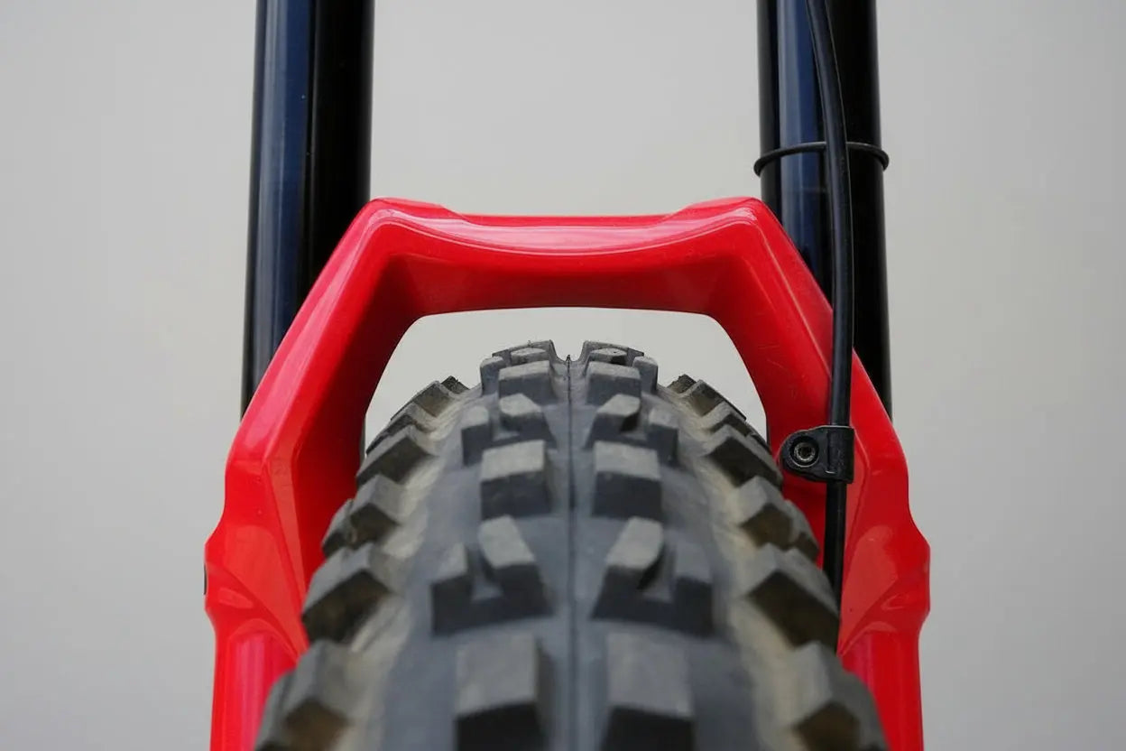Marzocchi Bomber Z2 Suspension Fork: 29", 140mm, Rail Damper, 15 x 110mm, 44mm Offset, Gloss Red Marzocchi